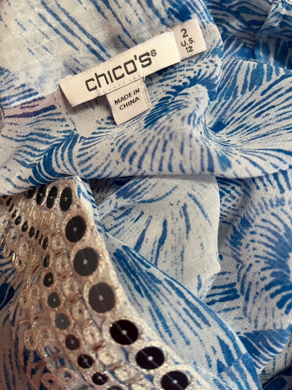 Chico’s size 2 or 12 Blue Printed Beaded sequin V-Neck Women's Top or cover up - Picture 7 of 7